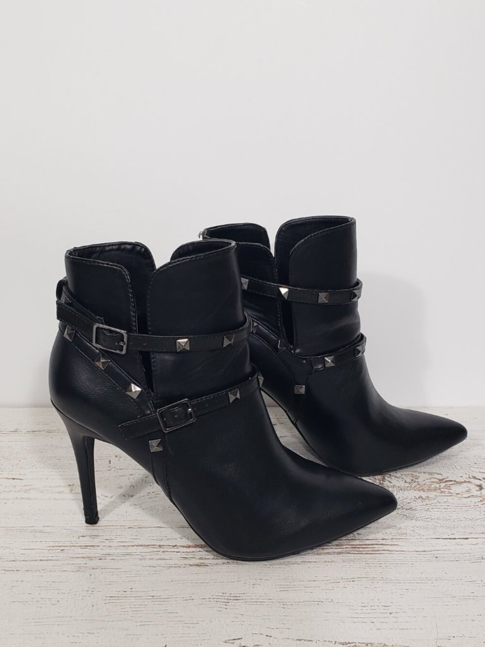 Charlotte Russe Black Faux Leather Studded Heeled Booties Women's 8.5 4" heel